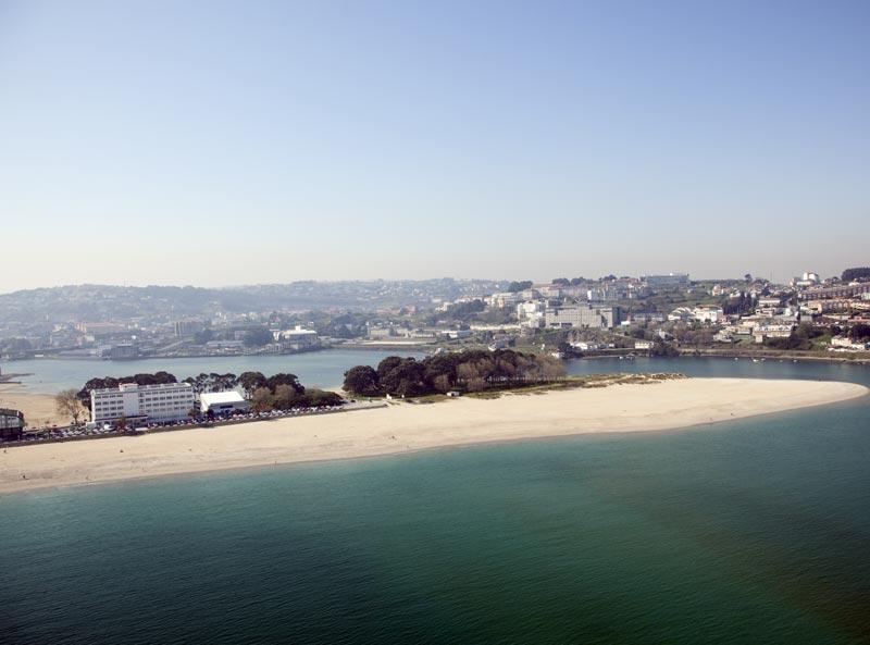 Santa Cristina Beach Oleiros Spain Esterno foto