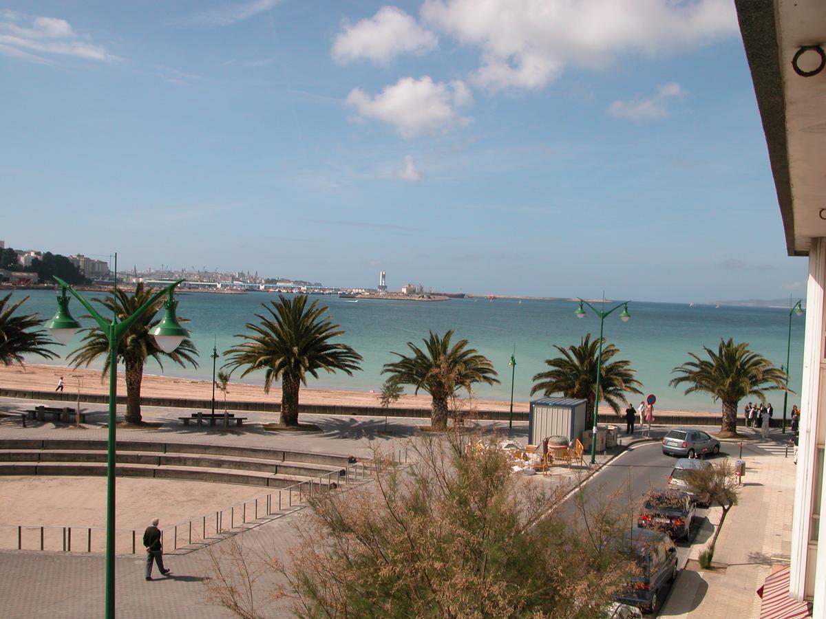 Santa Cristina Beach Oleiros Spain Esterno foto